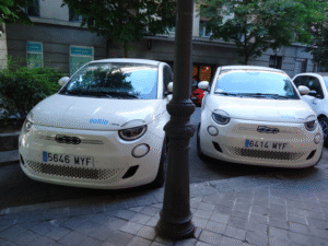 automovil con matricula argentina en ciudad urbana