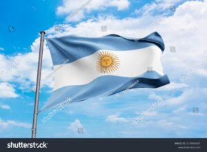 banderas de argentina ondeando al viento