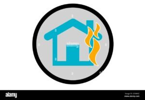 casa en llamas con simbolo de seguro