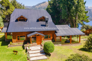 casas rusticas en paisaje de montana bariloche