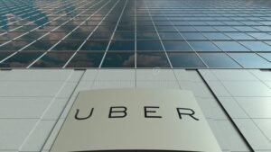 edificio moderno con logo de uber exterior