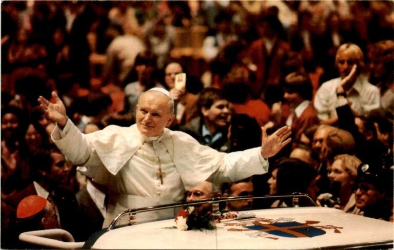 juan pablo ii saludando a multitudes argentinas