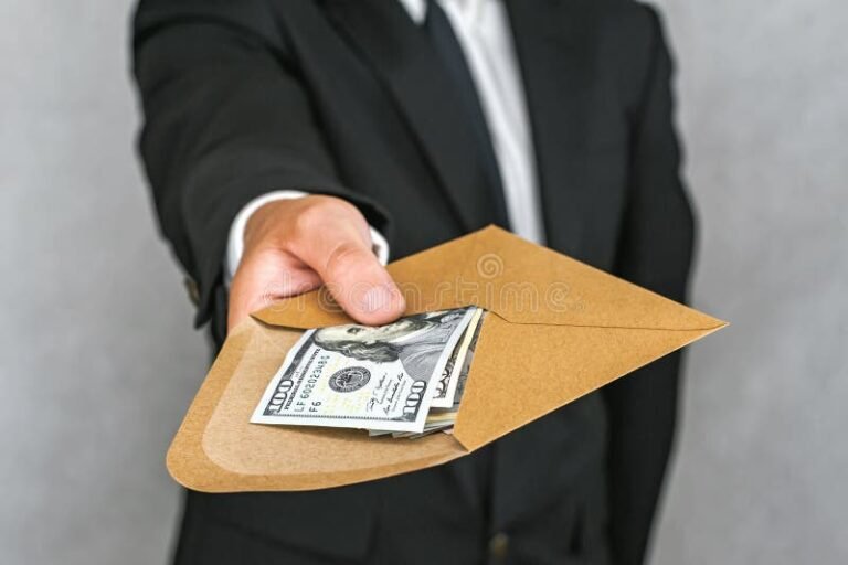 Cuánto Corresponde Pagar de Sueldo en Diciembre a una Empleada Doméstica