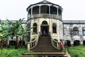 paisaje natural y arquitectura historica de santo tome