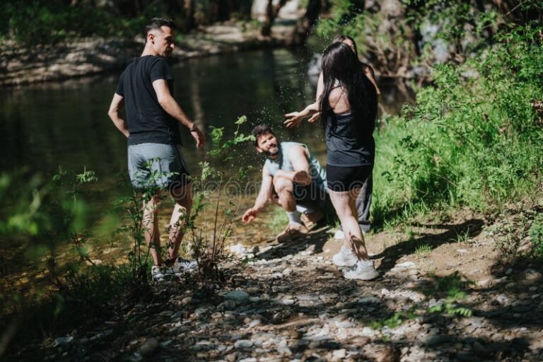 Qué actividades ofrece el Turismo Social en Embalse RÃo Tercero 29 personas disfrutando actividades al aire libre rio