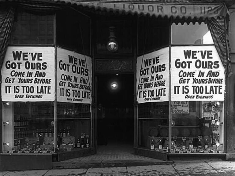 Qué multas existen por abrir el comercio el día del censo en Argentina 5 tienda cerrada con senal de prohibicion