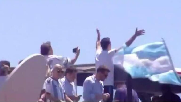 trabajador argentino en jornada feriado nacional